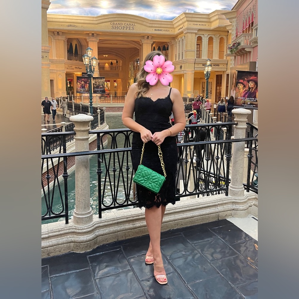 Elegant black medium dress